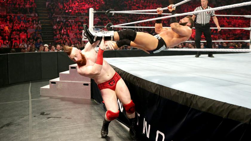 Illustration for article titled Raw finally acknowledges the brand split, and even rips off TNA